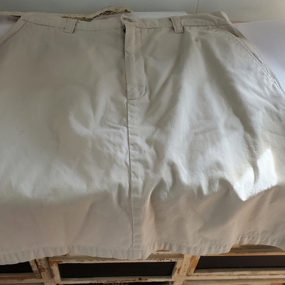 Golfing short WOMENS - Picture 2 of 2